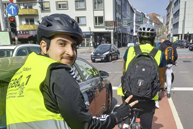 „Da wird der Unterricht zum Lokaltermin“ – die ENTDECKERWELTEN-Tour „Radeln&Erinnern“